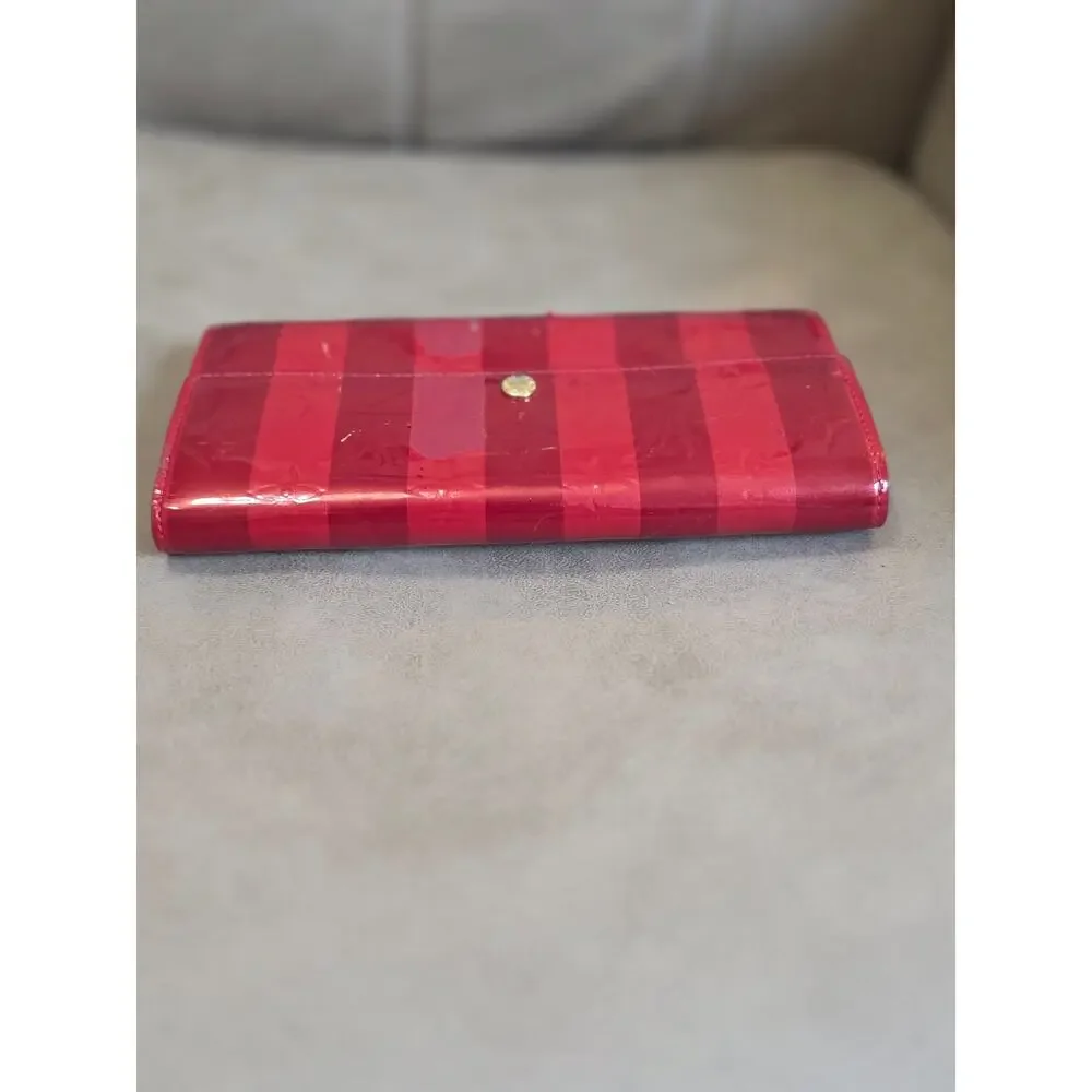 Louis Vuitton Vernis Rayures Sarah Wallet in Red Striped Patent Leather - Picture 6 of 15
